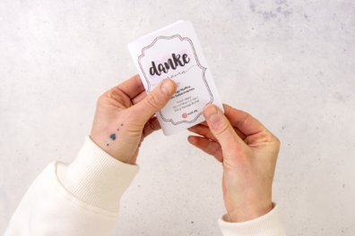 Etikett mittig falten