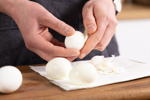 Eier schälen
