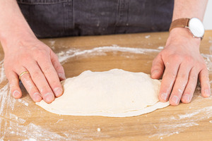 Calzone zuklappen