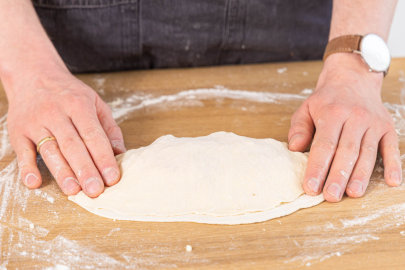 Calzone zuklappen