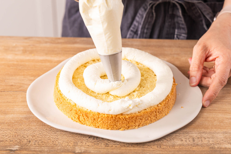 Creme in Ringen aufspritzen