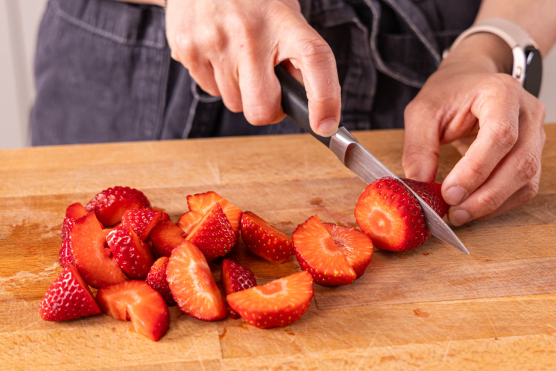 Erdbeeren schneiden
