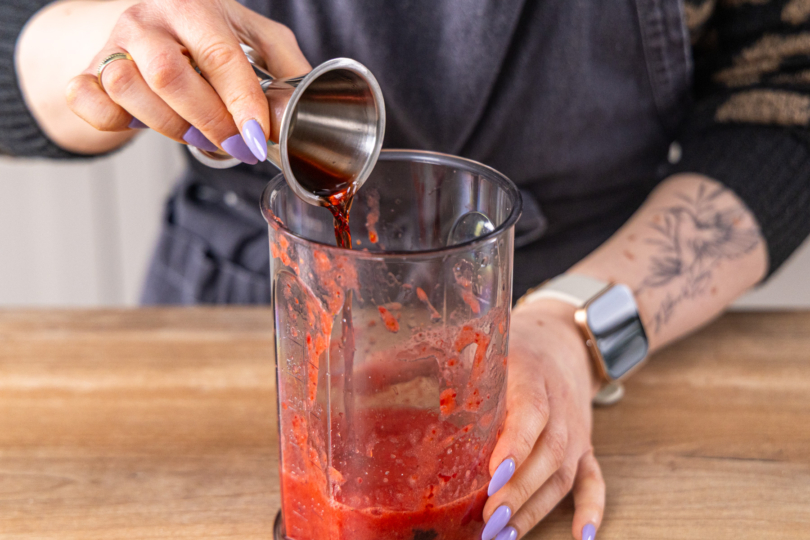 Lillet Rouge dazugeben