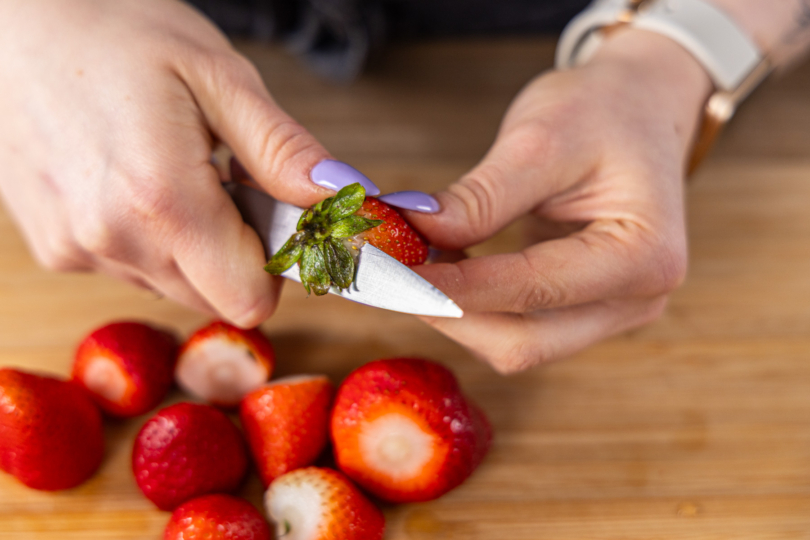 Erdbeeren putzen