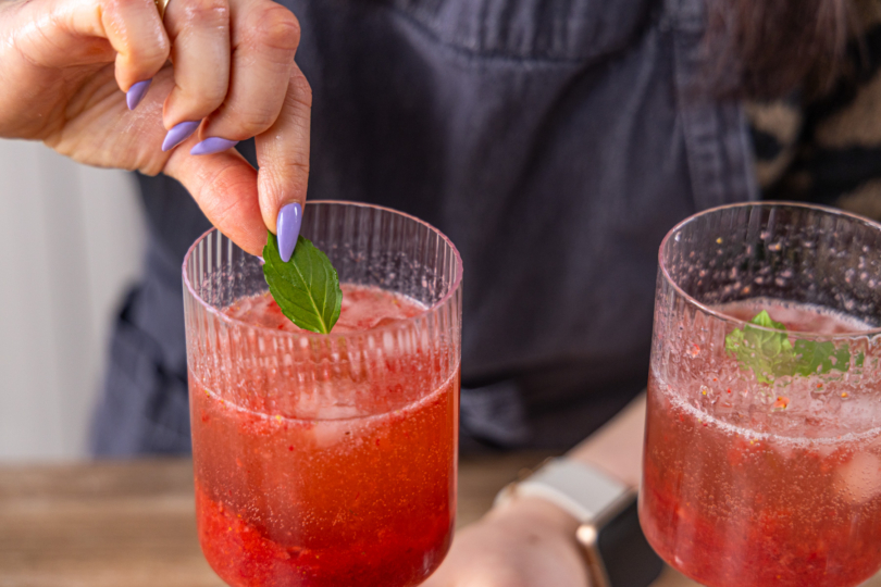 mit Minze dekorieren