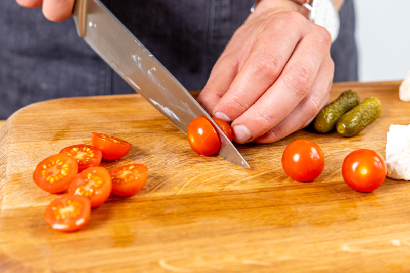 Tomaten halbieren