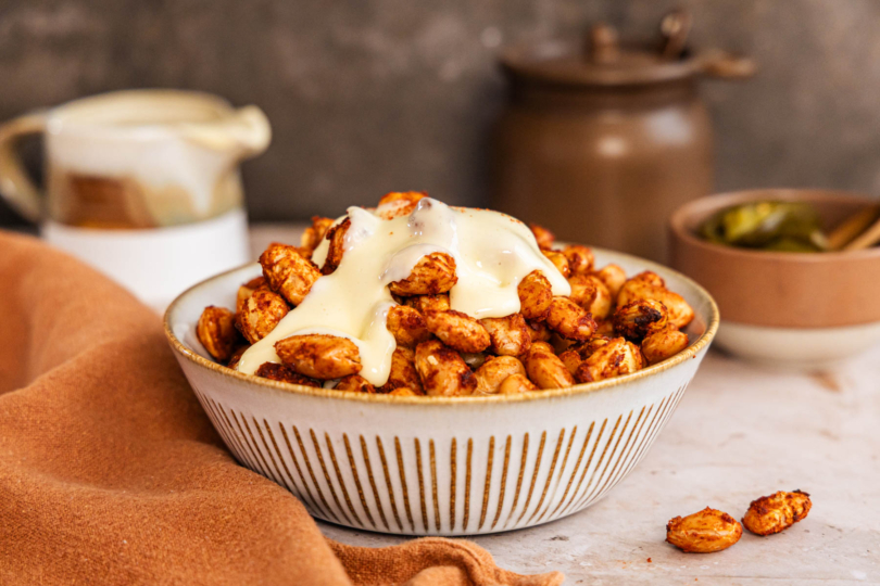 Gebackene Bohnen aus der Heißluftfritteuse mit Käsesauce fronal