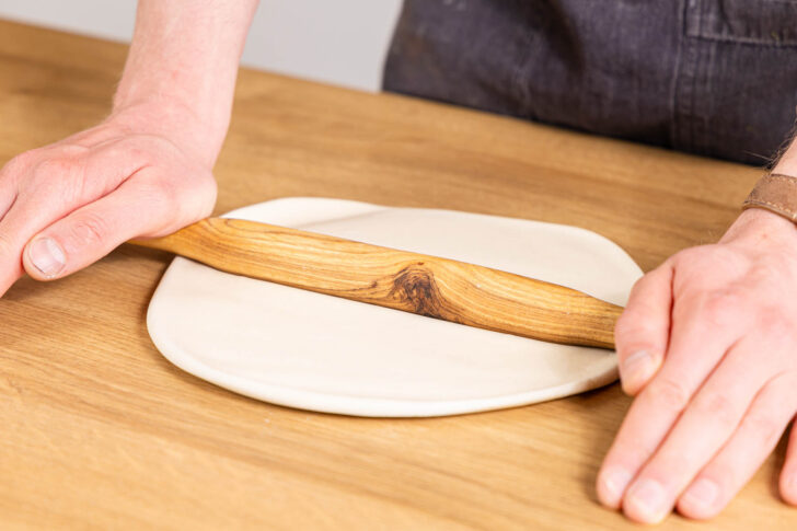 Gyoza Teig ausrollen