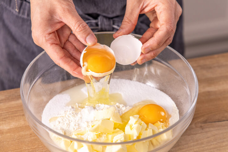 Eier dazugeben