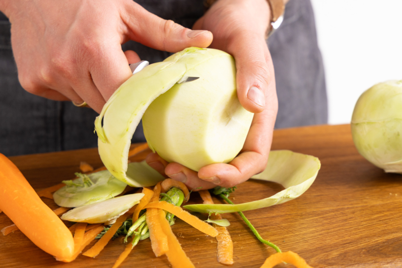 Kohlrabi schälen