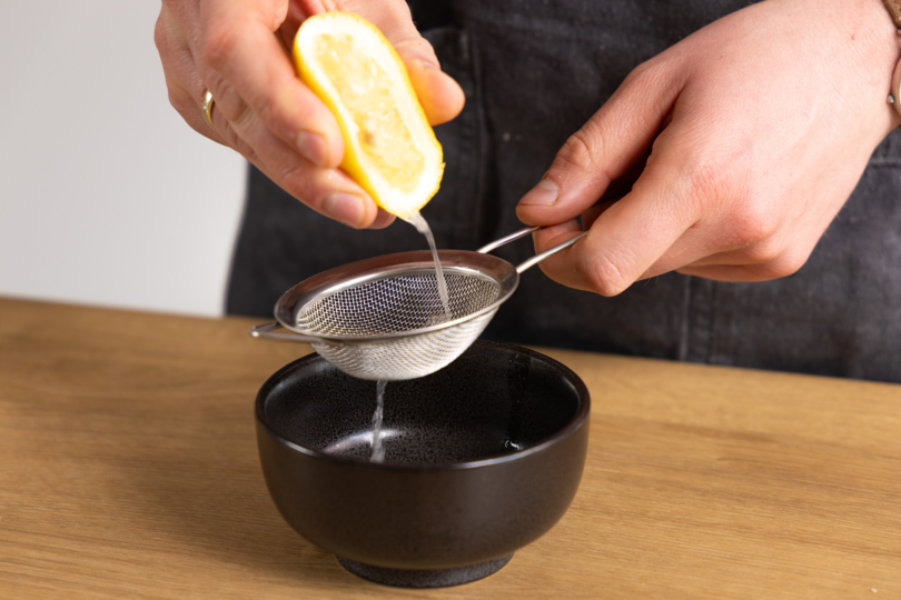 Zitrone pressen