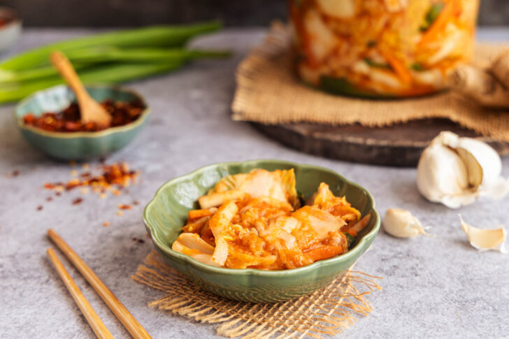 Koreanisches Kimchi in einer Schale