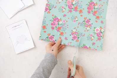 Gemustertes Tonpapier ausscheiden