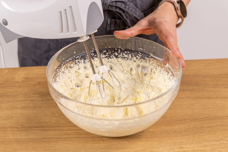 Butter und Zucker aufschlagen