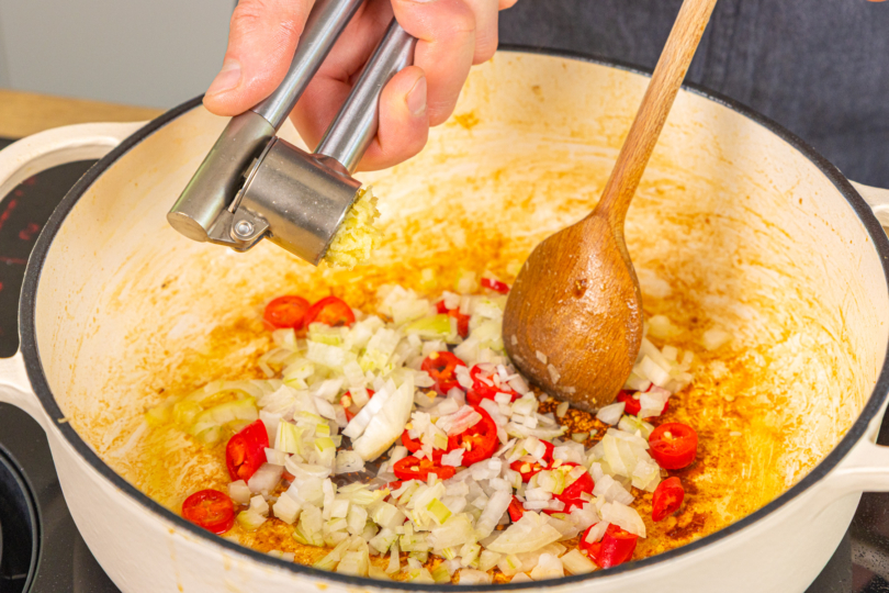 Knoblauch anbraten