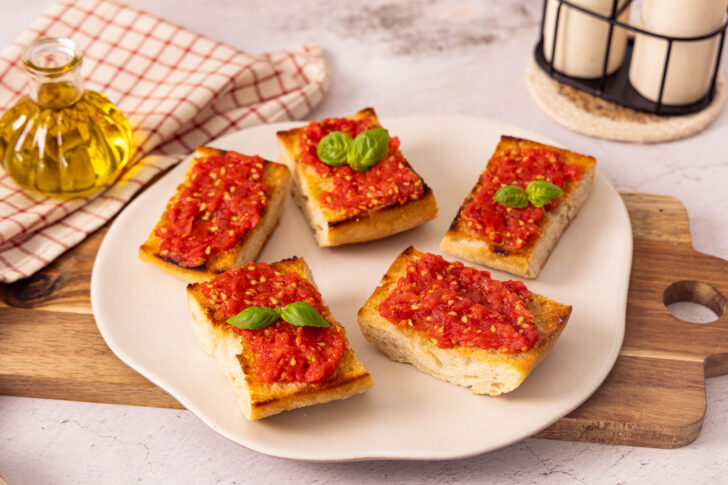 Pan con tomate