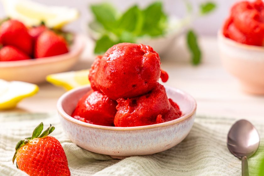 Schnelles Erdbeersorbet ohne Eismaschine