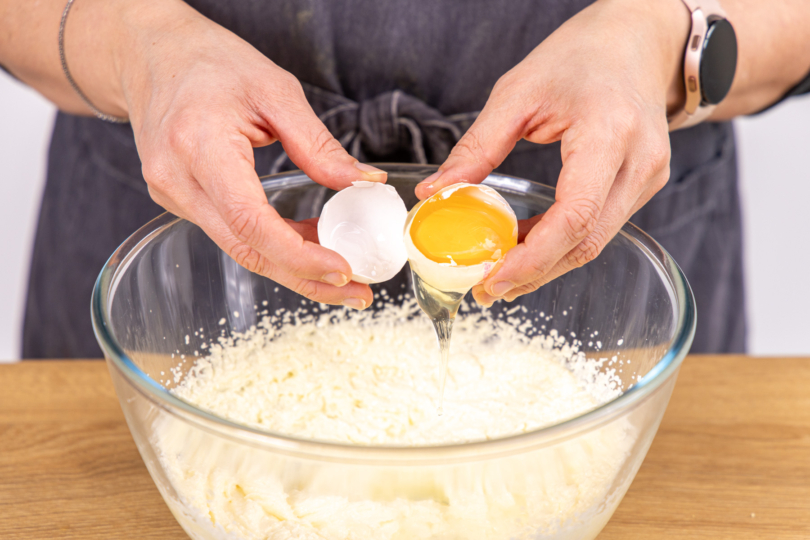 Eier dazugeben