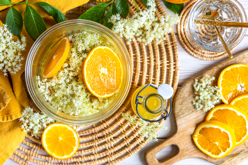 Sommerlicher Holundersirup mit Orange