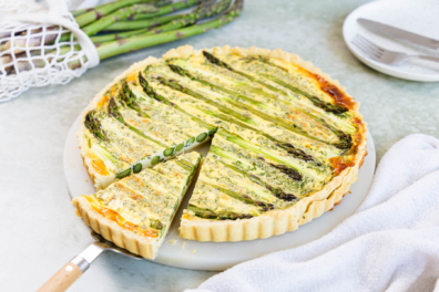 Spargelquiche mit grünem Spargel