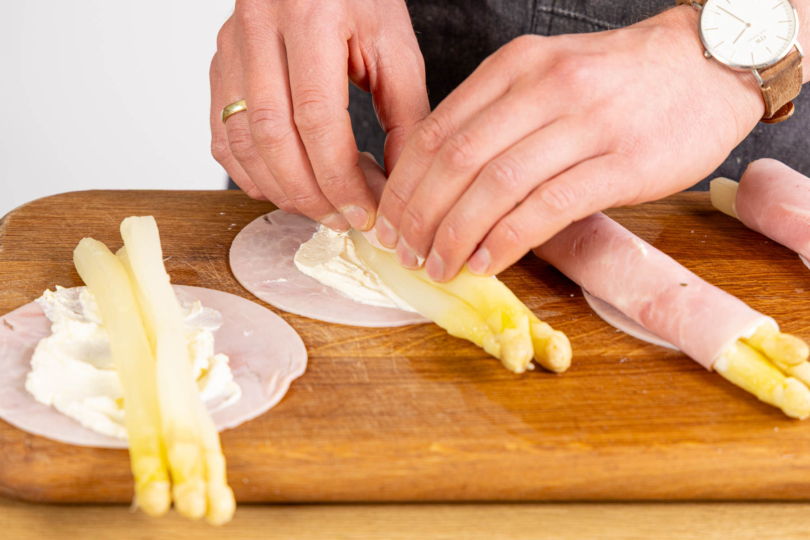 Spargelroellchen rollen