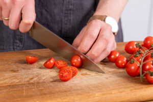 Tomaten halbieren