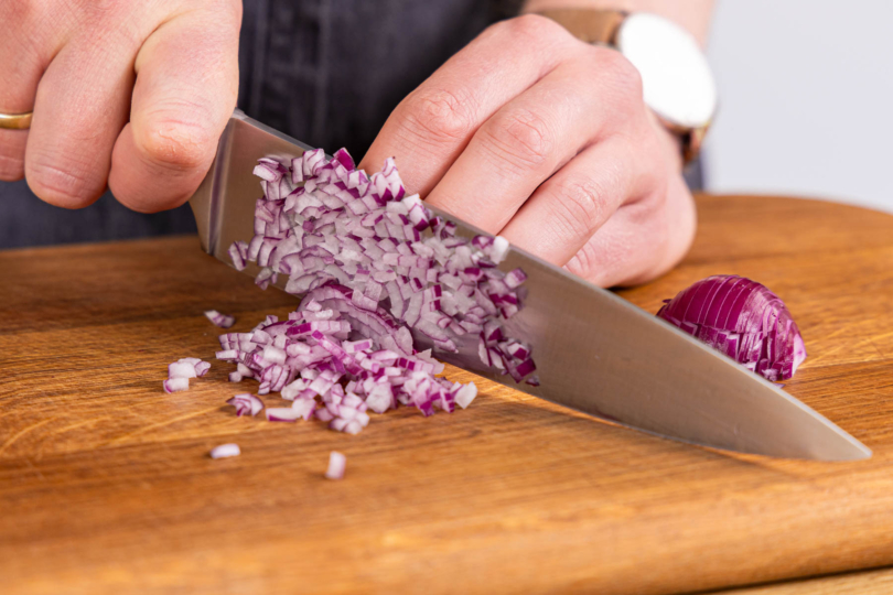 Zwiebel schneiden