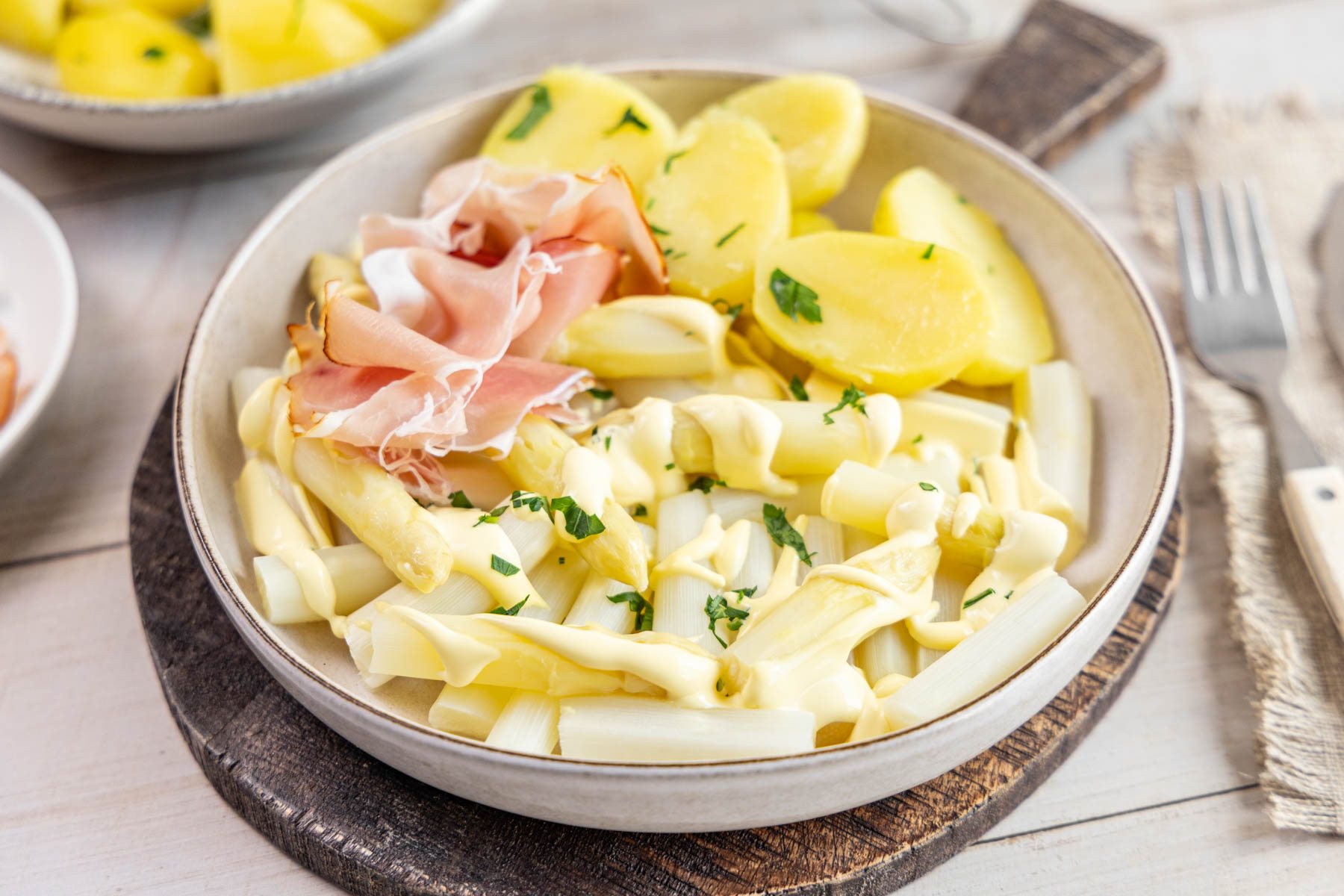 Zarte Spargelspitzen: diese aromatische Beilage ist ein Muss zur Spargelzeit