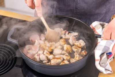 Fleisch anbraten