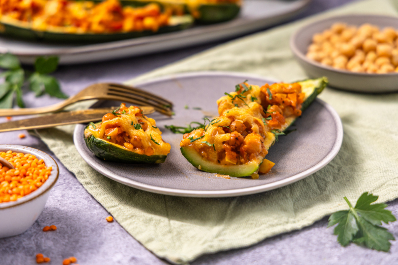 Vegan gefüllte Zucchini