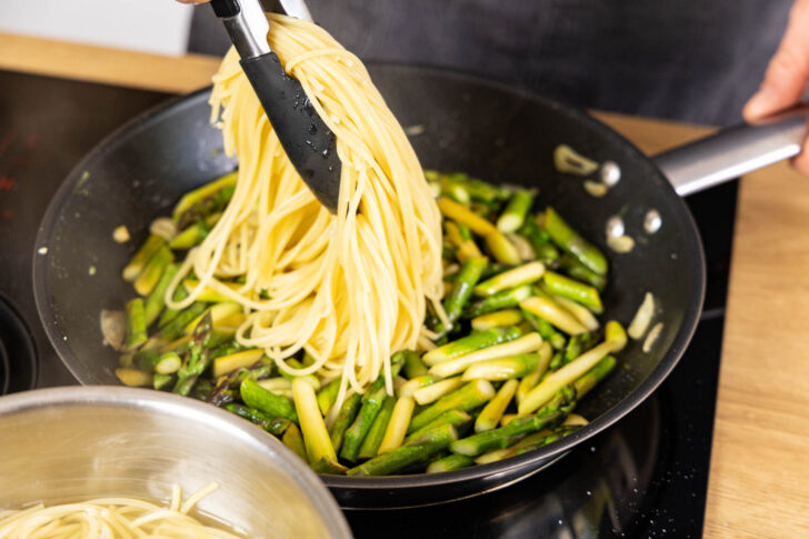 Pasta zu Saprgel geben