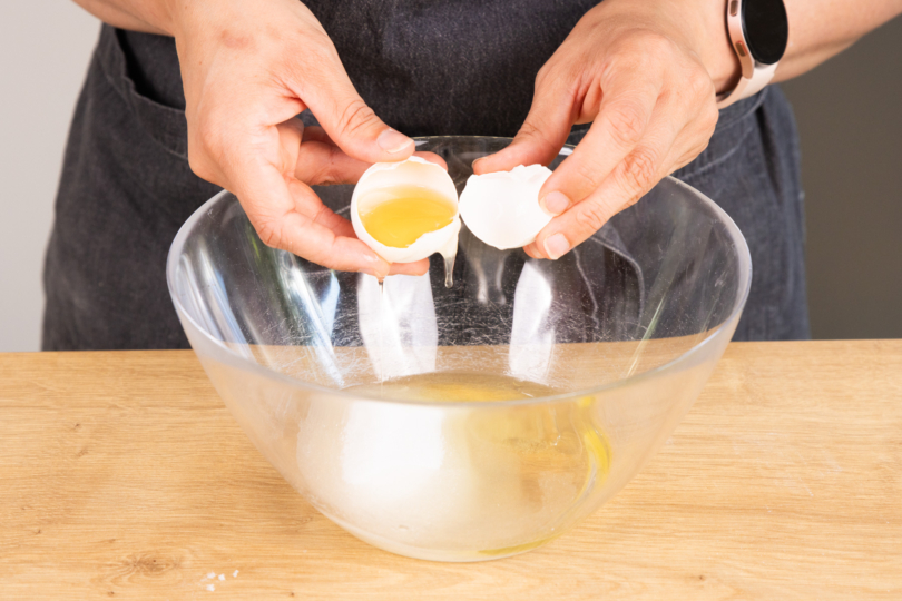 Eier aufschlagen