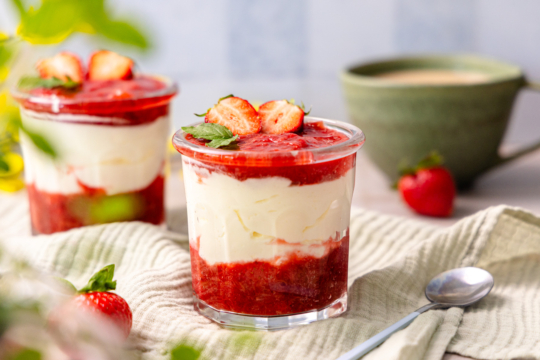Erdbeer-Rhabarber-Dessert