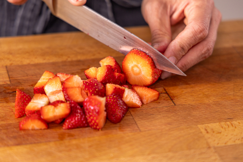 Erdbeeren schneiden