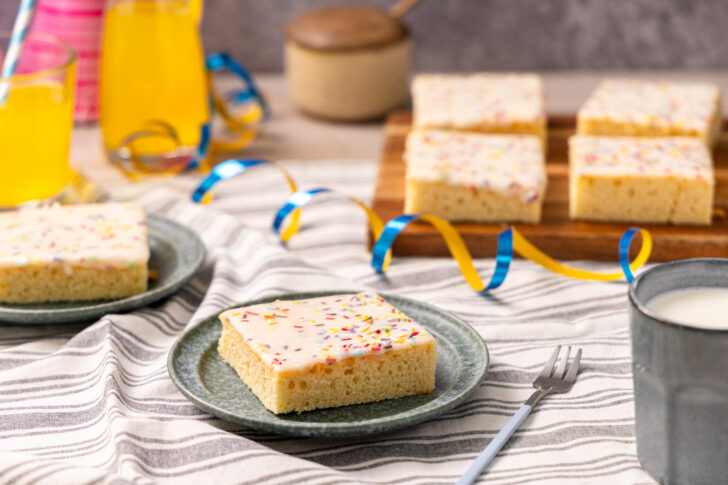 Fluffiger Fantakuchen mit Zuckerguss