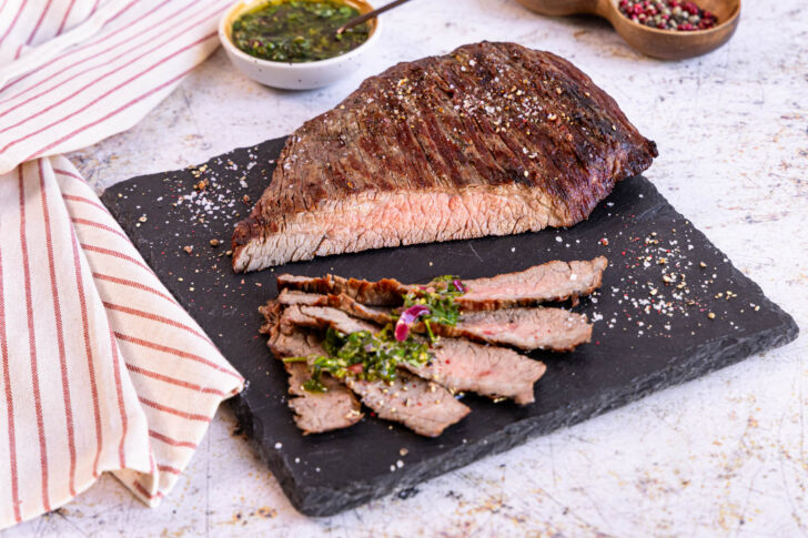 gegrilltes Flanksteak mit Marinade