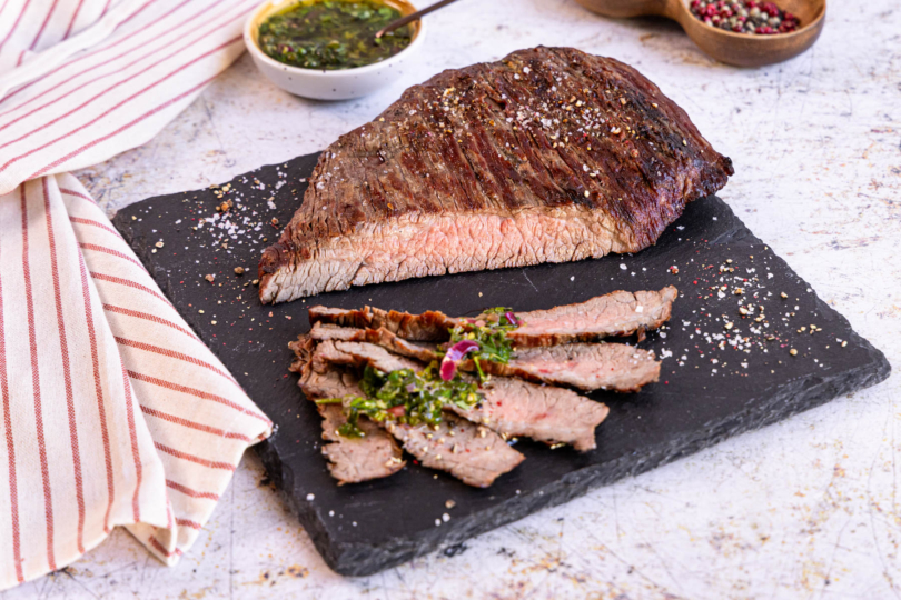 gegrilltes Flanksteak mit Marinade