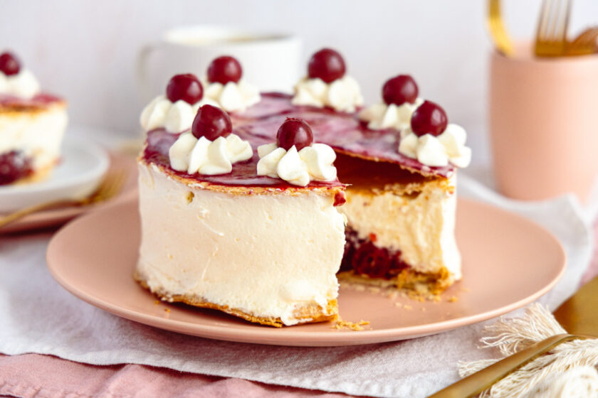 Holländer Kirschtorte angeschnitten