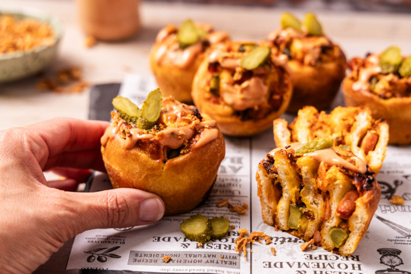 Hot Dog Muffin wegnehmen