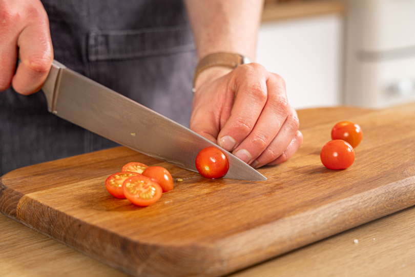 Tomaten halbieren