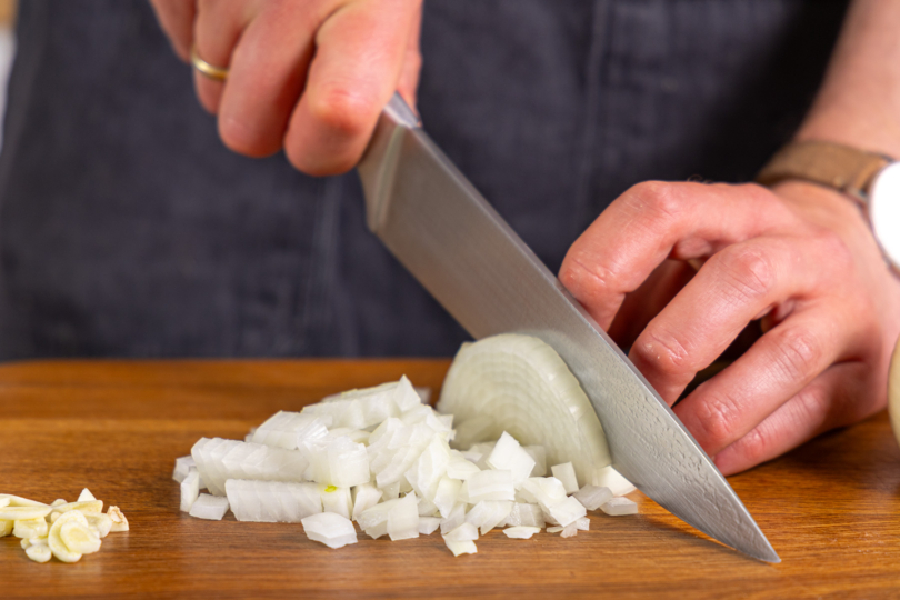 Zwiebel schneiden