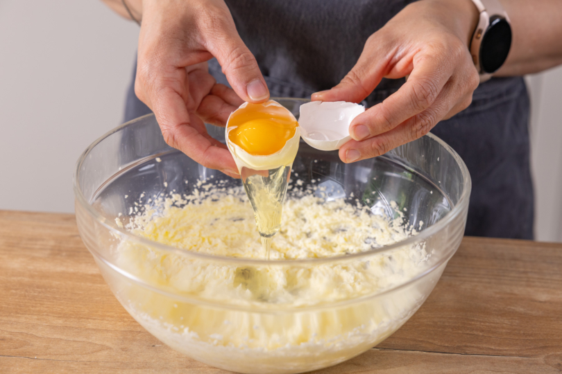 Eier dazugeben