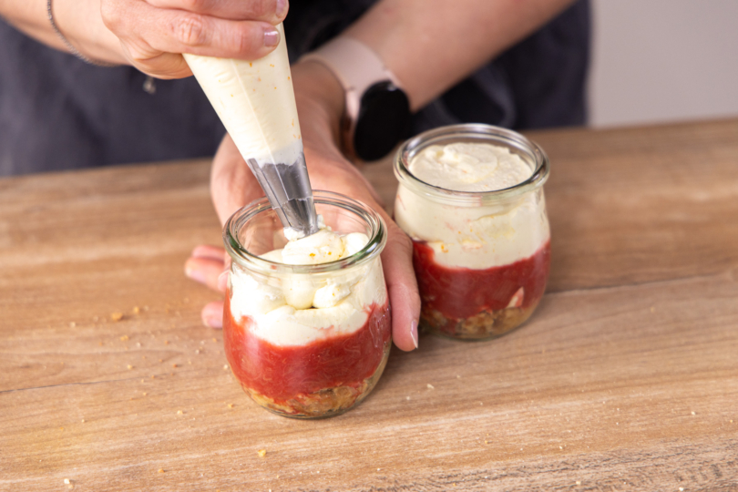 Creme darüber geben