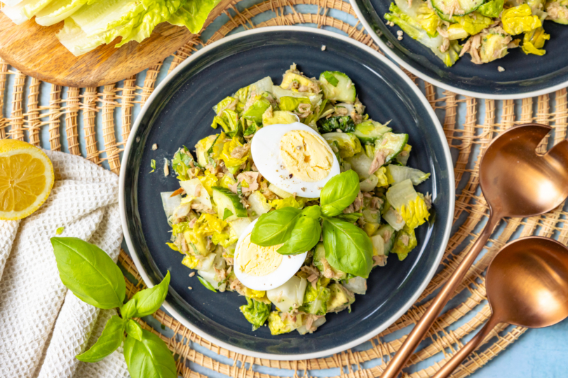 Avocado-Salat mit Thunfisch und Ei