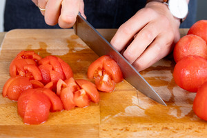 Tomaten schneiden