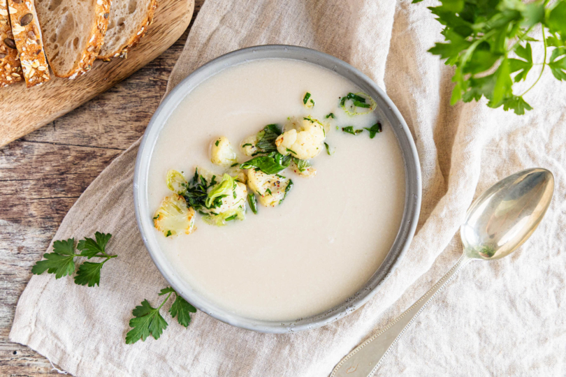Vegane Blumenkohlsuppe top-down