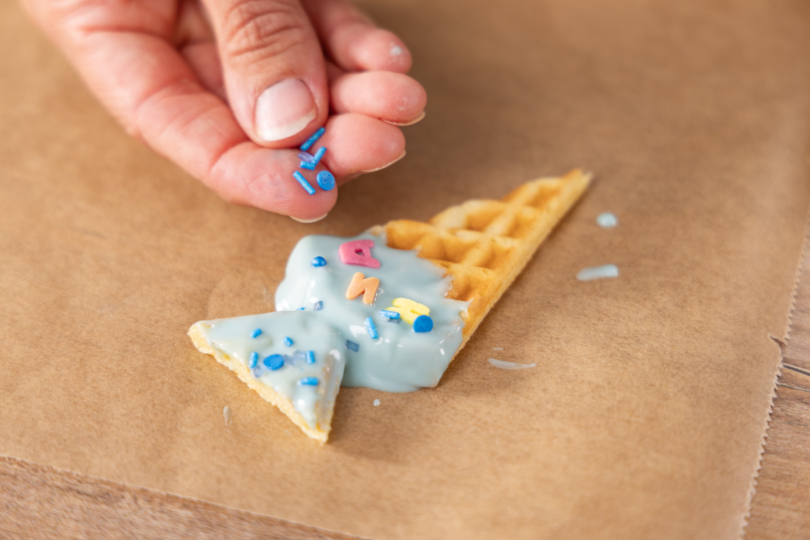 Waffel-Schultüte verzieren