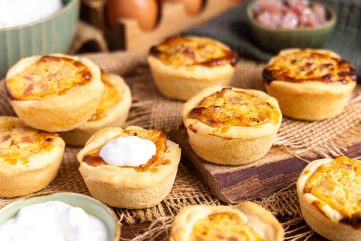 Zwiebelkuchen-Muffins