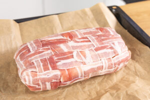 Bacon Bomb auf Backblech