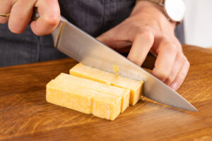 Cheddar schneiden
